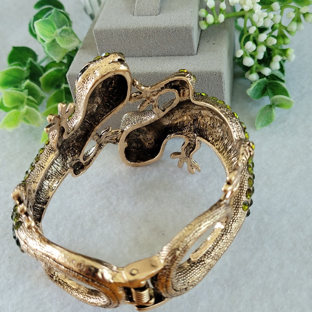 Green Rhinestone Gecko Hinged Cuff Bracelet Gold Tone Figural Statement - Picture 12 of 12